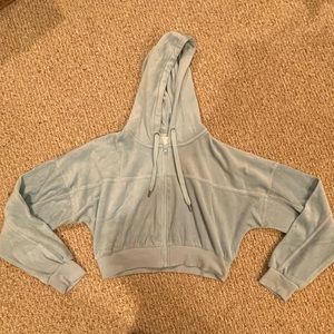 TILLYS RSQ CROPPED FUZZY BLUE ZIP UP HOODIE